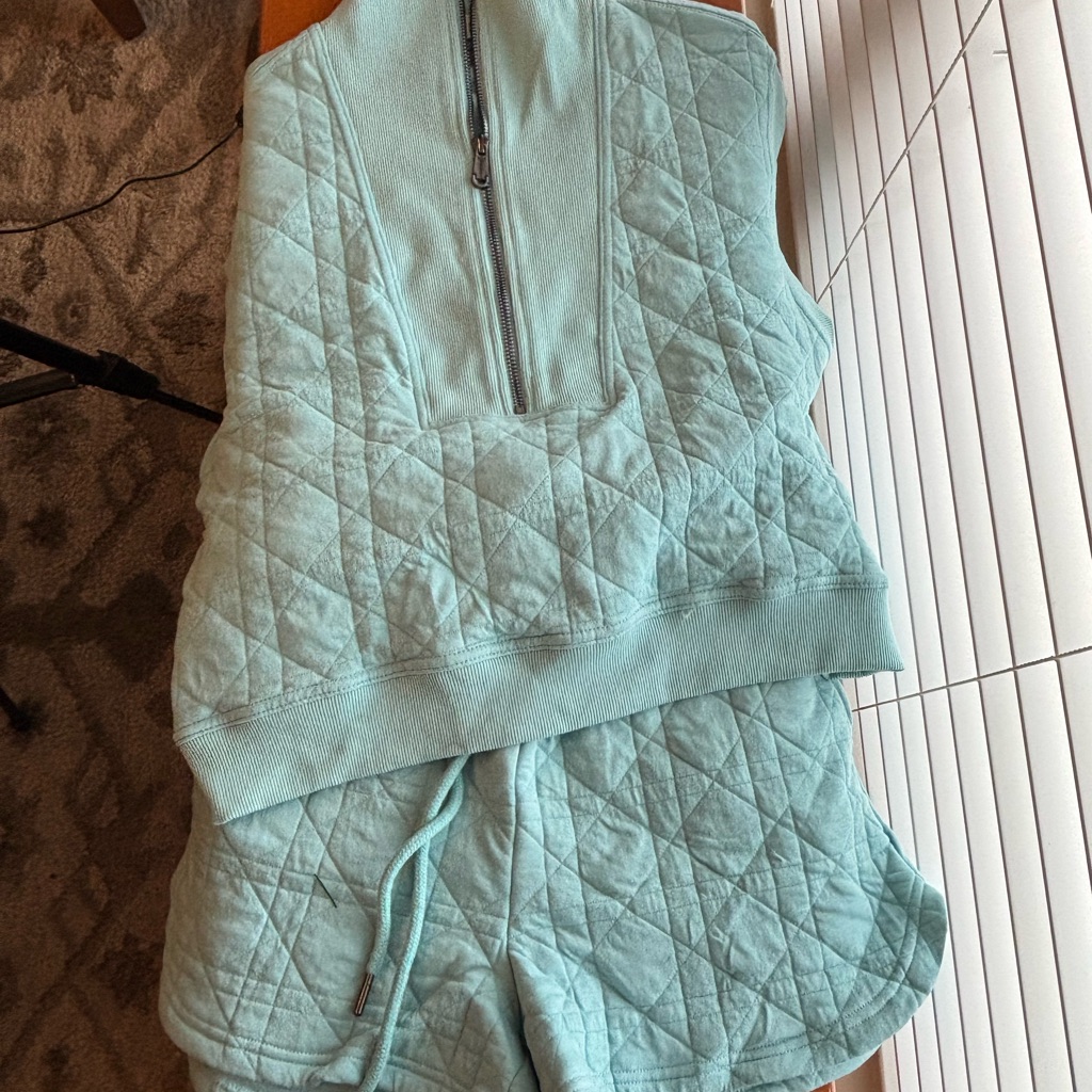 Entro Light Blue Quilted Set